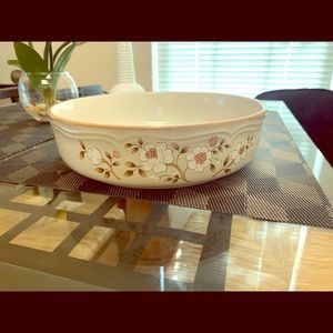 Covington designed Baking Pot